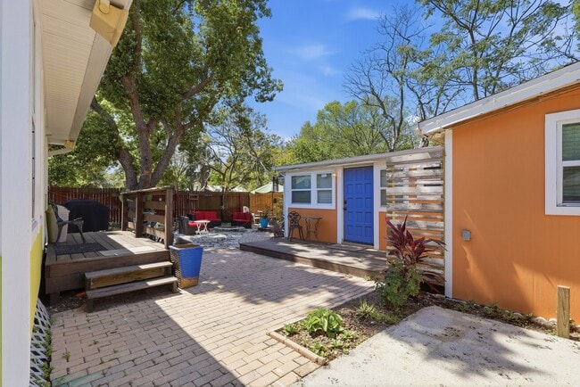 587 Dixie Hwy, Unit Studio 1