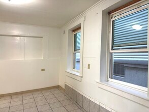 2503 N Fairfield Ave in Chicago, IL - Building Photo - Building Photo