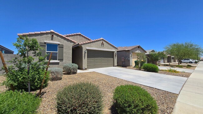 12658 W Northview Ave in Glendale, AZ - Building Photo - Building Photo