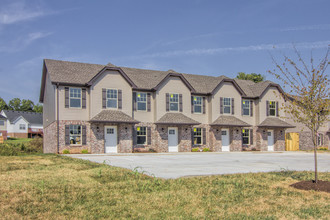 Sage Hollow Apartments in Clarksville, TN - Building Photo - Building Photo