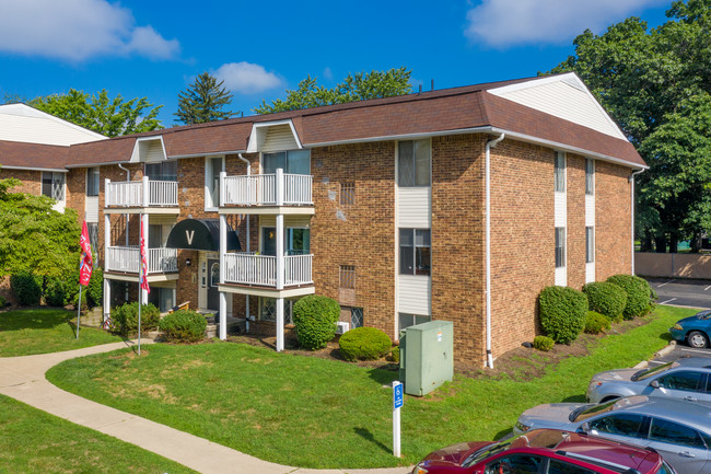 Hunters Ridge Toledo in Toledo, OH - Building Photo - Building Photo