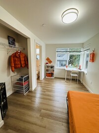 Radian Apartments in Seattle, WA - Building Photo - Building Photo