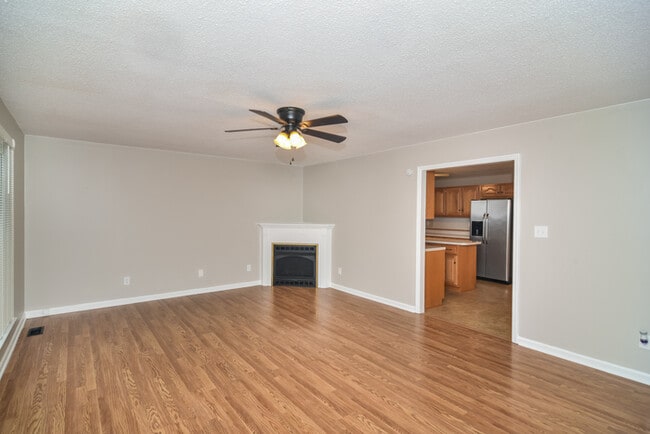 339 White Springs Rd in Warrior, AL - Building Photo - Building Photo