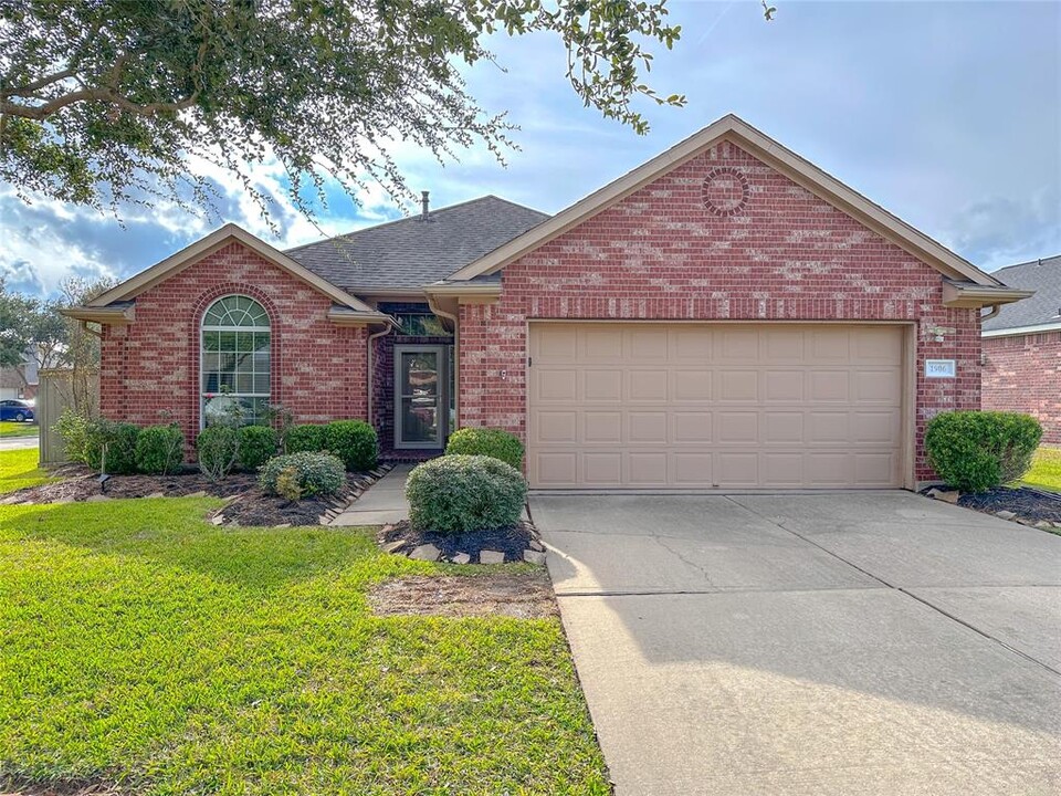 1906 Lantana Spring Ln in Pearland, TX - Building Photo