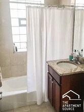 4865 N Hermitage Ave, Unit 3W in Chicago, IL - Building Photo - Building Photo