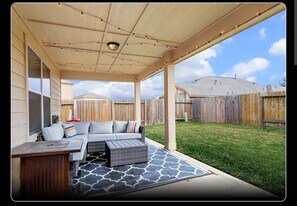 9815 Opal Rock Dr in Rosharon, TX - Building Photo