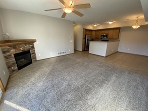2000 Meadow Ct in Des Moines, IA - Building Photo - Building Photo