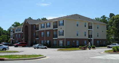 4800 Avenida Del Sol Dr in Raleigh, NC - Foto de edificio - Building Photo