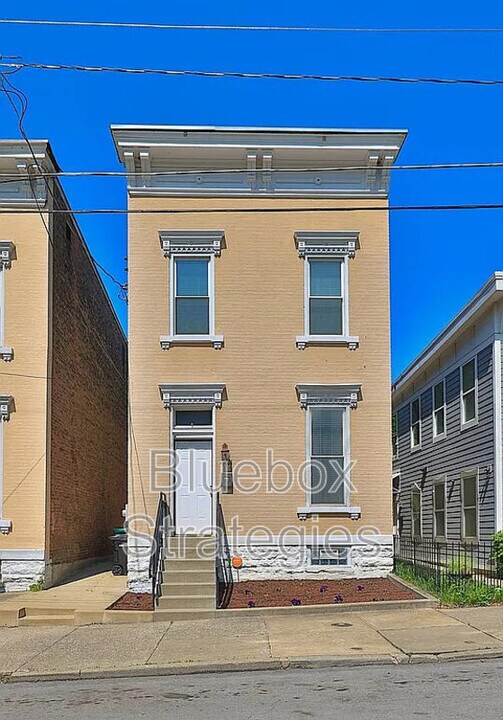 2281 Loth St in Cincinnati, OH - Building Photo