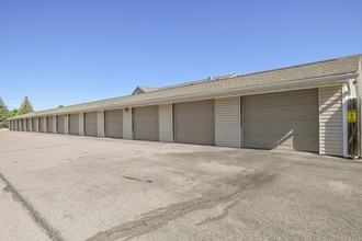 7434 S Louise Ave in Sioux Falls, SD - Building Photo - Building Photo
