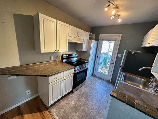property at 190 E 28th Ave