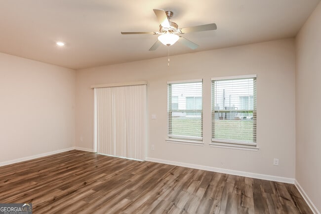 5110 Glade Park Dr in Lilburn, GA - Building Photo - Building Photo