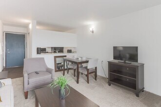 Green Hill in Midland, MI - Building Photo - Interior Photo