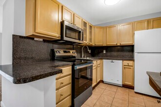 490 NW 20th St in Boca Raton, FL - Building Photo - Building Photo