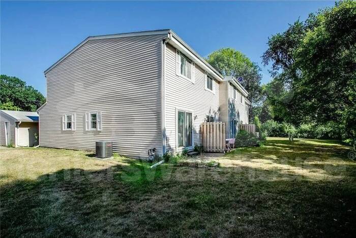 851 Woodgate Dr in St. Paul, MN - Building Photo