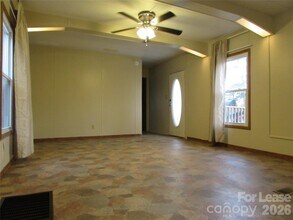 124 Cove View Dr in Mooresville, NC - Building Photo - Building Photo