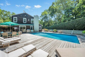 25 Broidy Ln in Southampton, NY - Building Photo - Building Photo