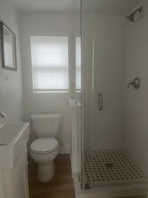 1061 Maplewood Ave, Unit 3 available July 1 in Portsmouth, NH - Foto de edificio - Building Photo
