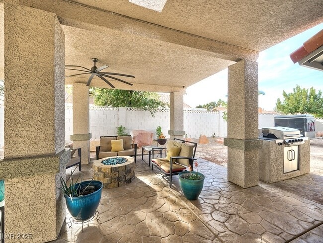 7641 Descanso Ln