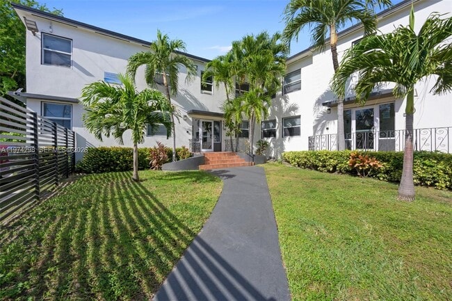 571 NE 82nd St in Miami, FL - Building Photo - Building Photo