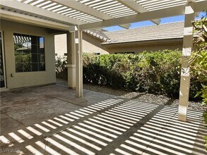 33 Gladewater Dr in Henderson, NV - Building Photo - Building Photo