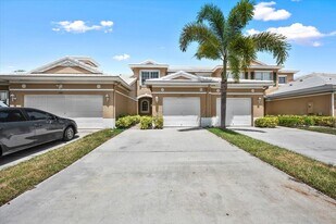 6891 Blue Skies Dr in Greenacres, FL - Building Photo