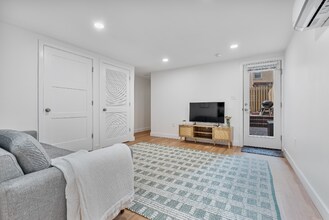 25 Seaton Pl NE in Washington, DC - Building Photo - Building Photo