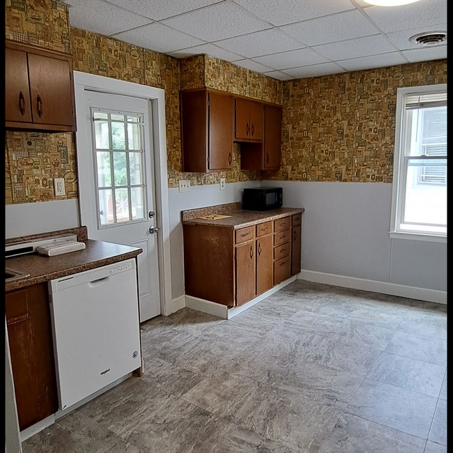 2014 Wabash Ave, Unit 2nd floor in Schenectady, NY - Building Photo - Building Photo