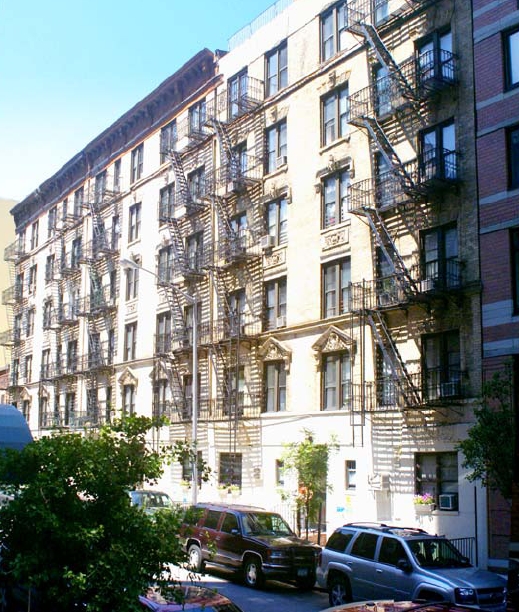 329-339 E 94th St in New York, NY - Foto de edificio - Building Photo