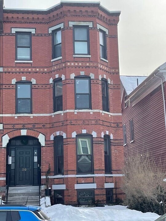20 Perrin St in Boston, MA - Building Photo