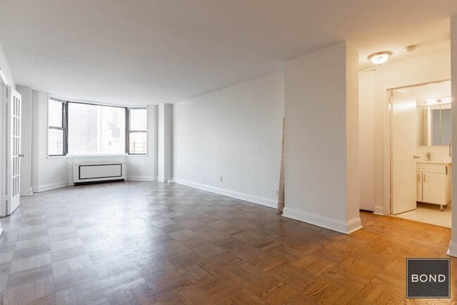 400 E 71st St in New York, NY - Building Photo - Building Photo