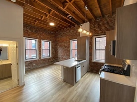54 Burbank St, Unit 11 in Boston, MA - Building Photo