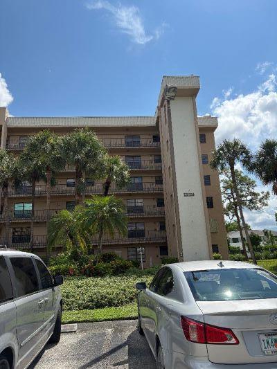 property at 4640 Lucerne Lakes Blvd W