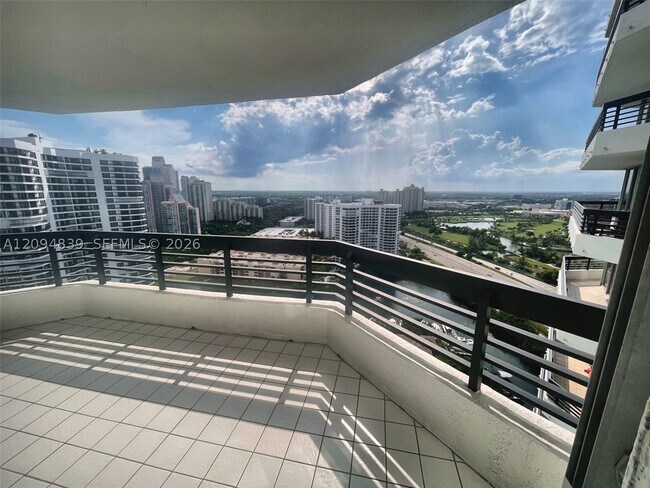 property at 3500 Mystic Pointe Dr