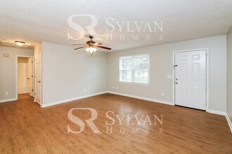 376 Dillon Dr in Douglasville, GA - Building Photo - Building Photo