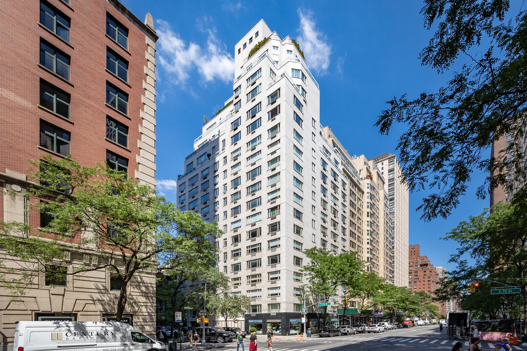 Trafalgar House in New York, NY - Foto de edificio