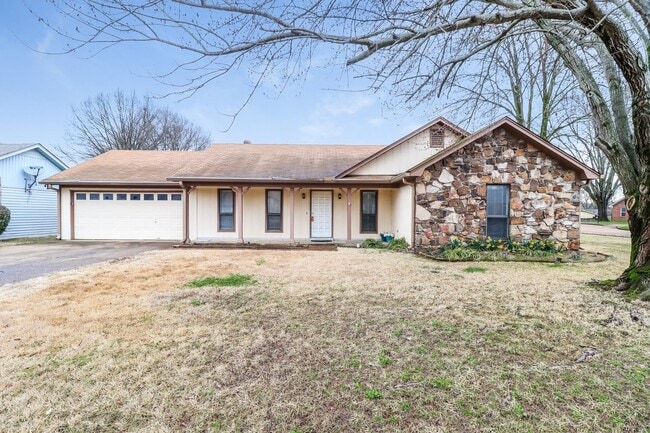 property at 3902 Clover Hill Dr