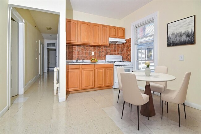 54 Forbes St, Unit 3 in Boston, MA - Building Photo - Building Photo