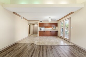 7675 N First St in Fresno, CA - Building Photo - Building Photo