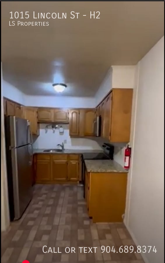 property at 1015 Lincoln St