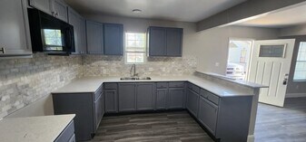 6914 Gonzales St in Houston, TX - Building Photo