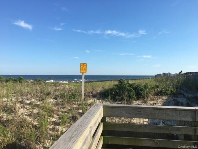 951 Oceanfront in Long Beach, NY - Foto de edificio - Building Photo