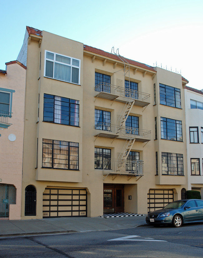 44 Cervantes Blvd in San Francisco, CA - Foto de edificio - Building Photo