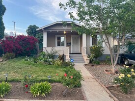 309 W Heald Ave in Lake Elsinore, CA - Building Photo