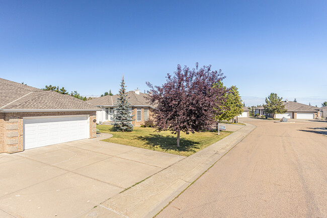 427 Tory Pt NW in Edmonton, AB - Building Photo - Primary Photo