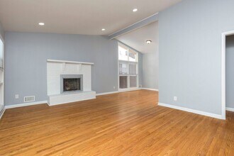 3704 Greenwich Rd in Louisville, KY - Building Photo - Building Photo