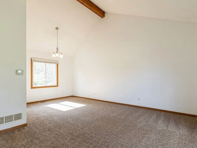 664 Regent Dr in Crystal Lake, IL - Building Photo - Building Photo