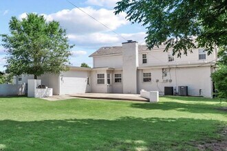 6529 Avondale Dr in Nichols Hills, OK - Building Photo - Building Photo