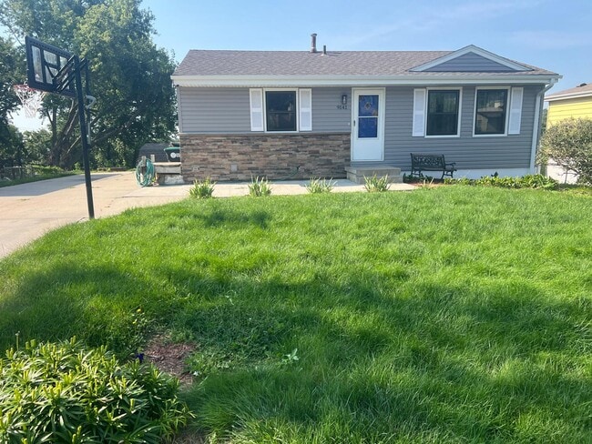 9141 Grand Ave in Omaha, NE - Building Photo - Building Photo