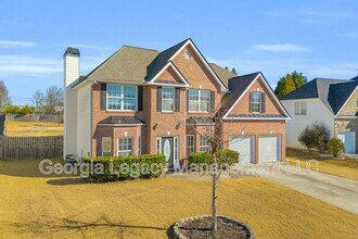 816 Kaitlyn Dr in Loganville, GA - Building Photo - Building Photo